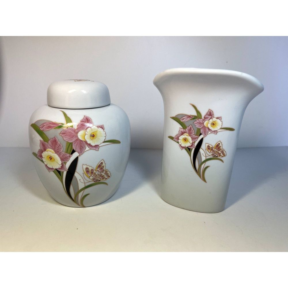 Ginger Jar and Small Vase With Jonquils Daffodils White and Pink Porcelain